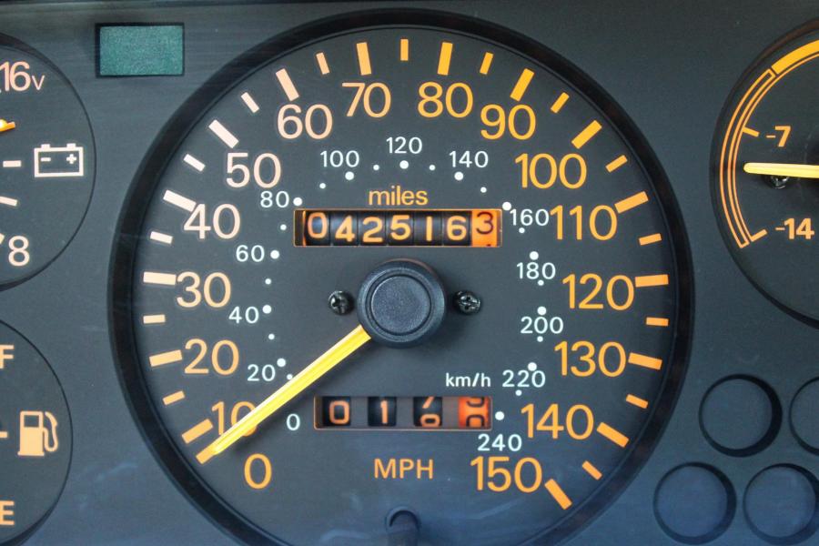 Панель приборов Chrysler Conquest TSi 1987 года  (фото 55 из 137)